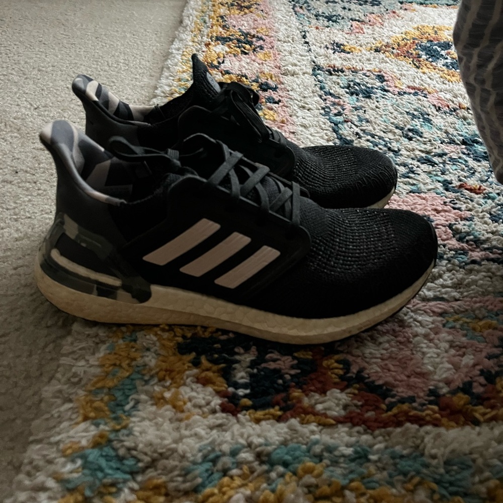 Adidas - Picture 3 of 4
